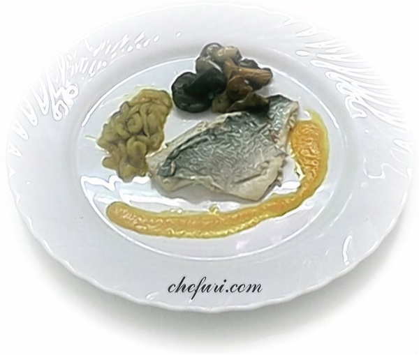 Dorada al Vapor con Salsa de Coco y Plátano Salteado