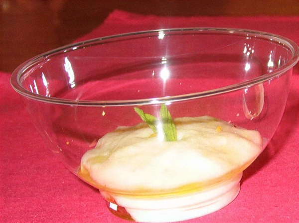 Navajas Gallegas con una Espuma de Parmentier de Patata