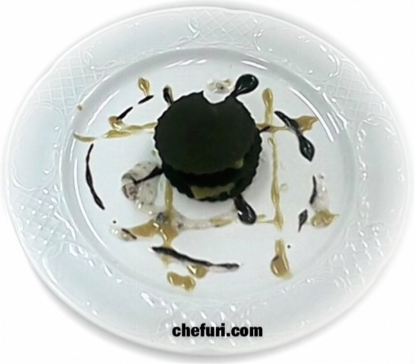 Mil hojas de Chocolate, Plátano Caramelizado y Salsa de Coco y Chocolate